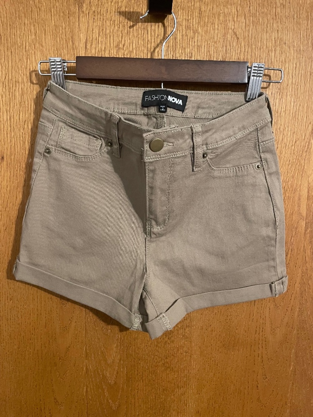 Fashion Nova Shorts Size 3